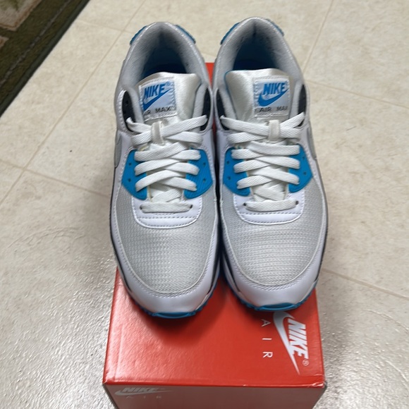 Nike Air Max - Picture 2 of 7